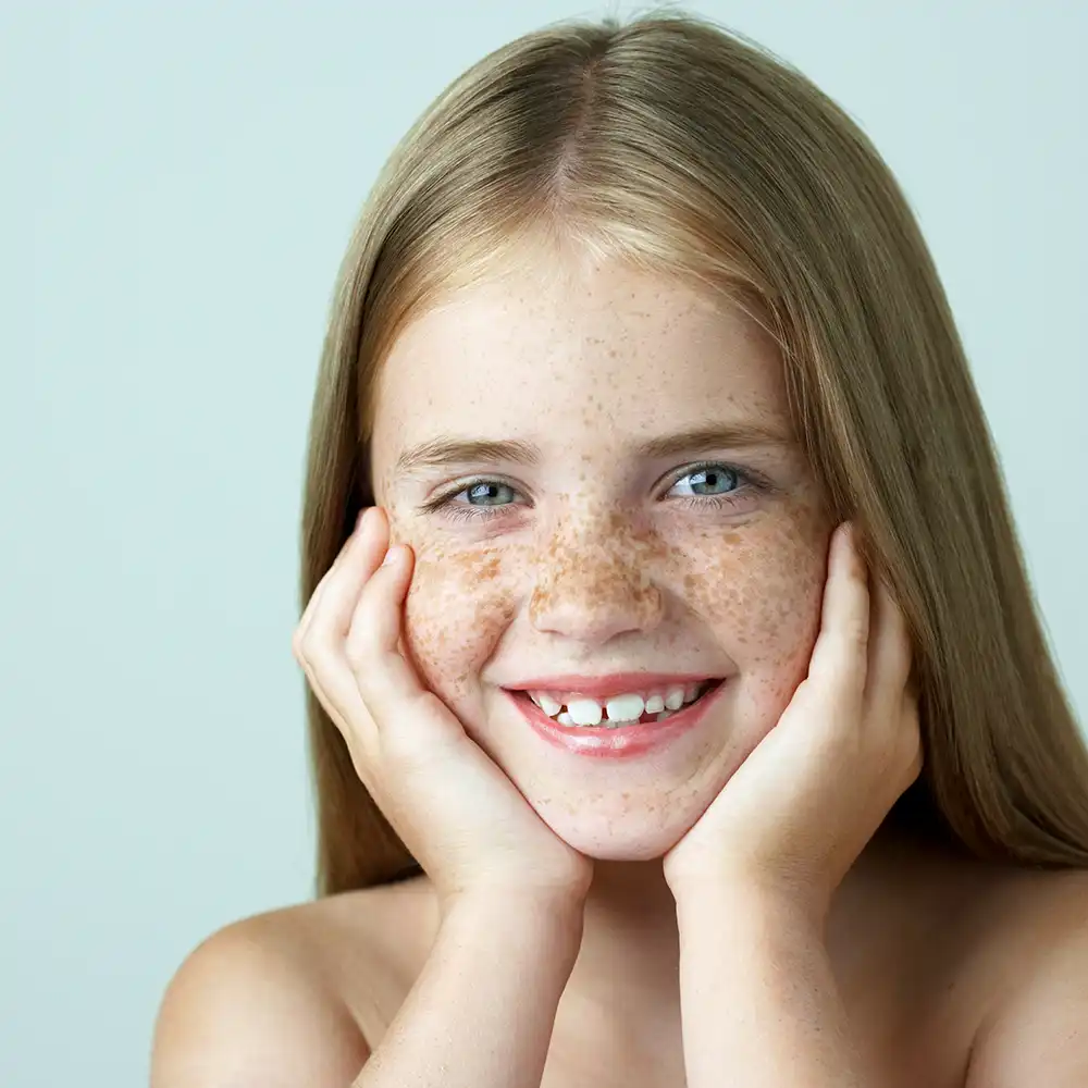 Kindersprechstunde – closeup-of-skin-rash-on-the-female-back-2025-02-11-23-59-48-utc