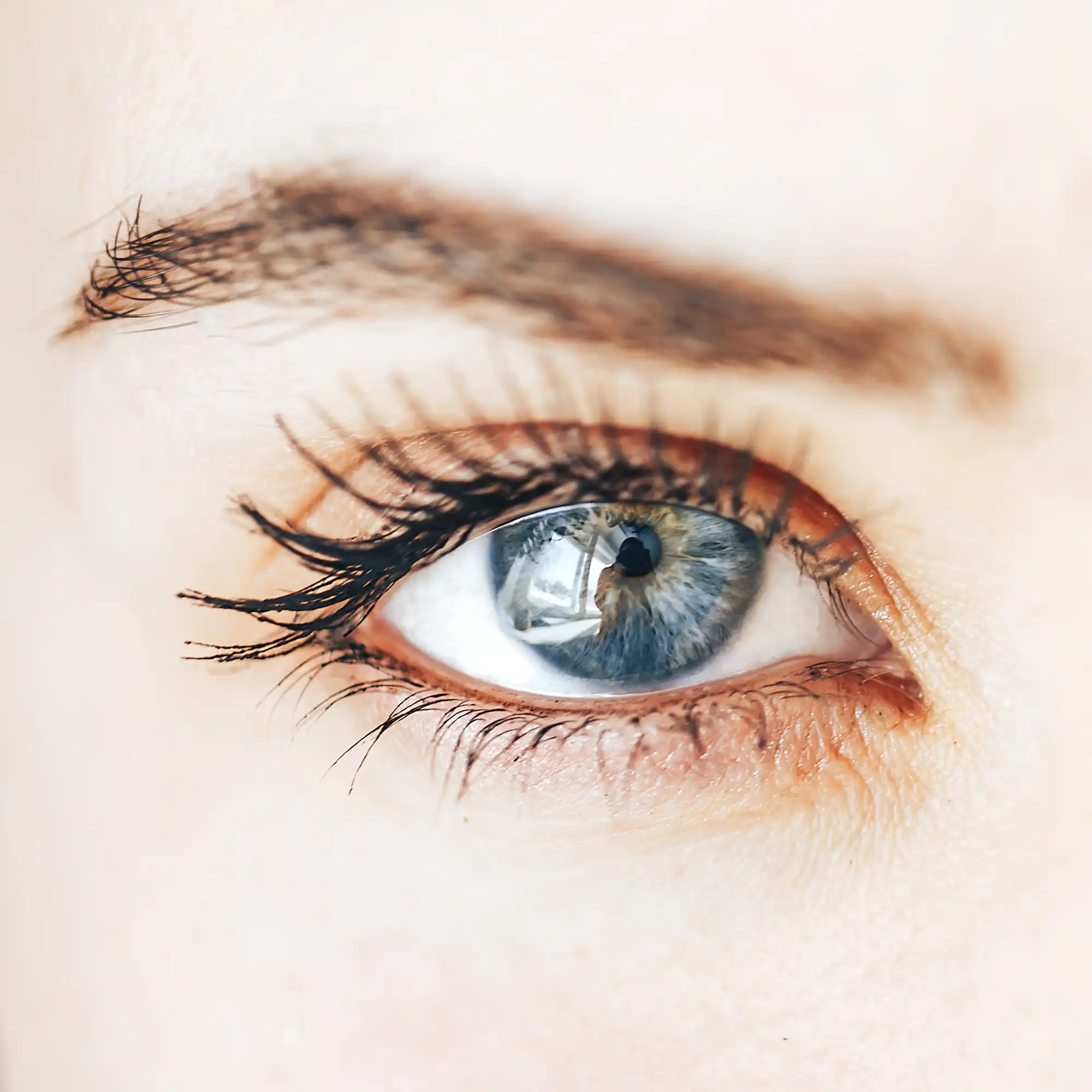 aesthetic dermatology munich sendlinger tor close up blue eye